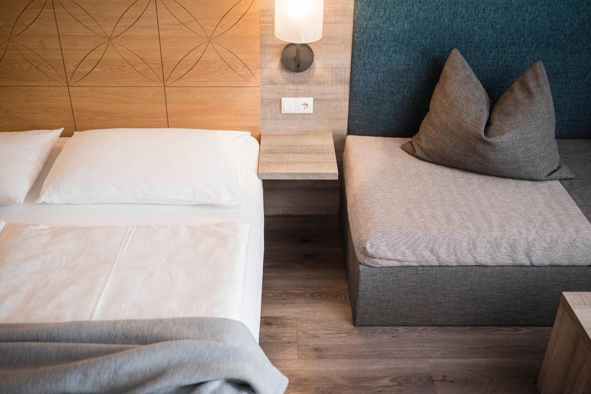 Roesslwirt Hotell Barbiano  Exteriör bild