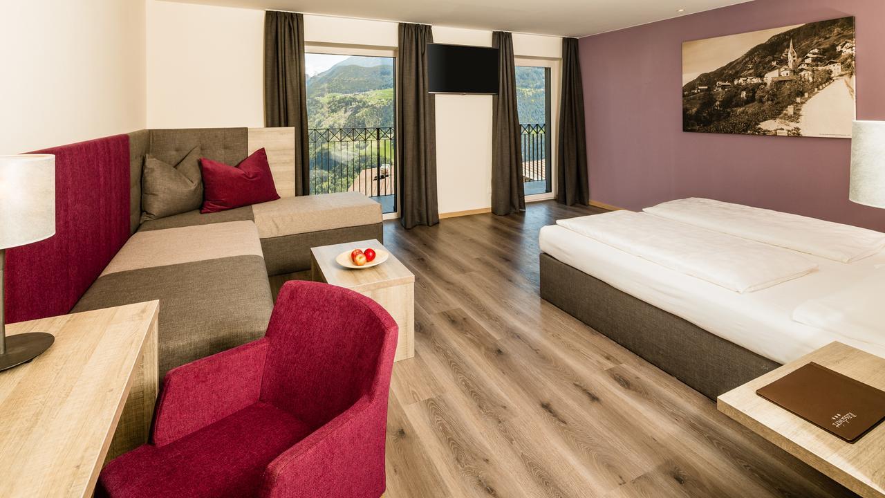 Roesslwirt Hotell Barbiano  Exteriör bild