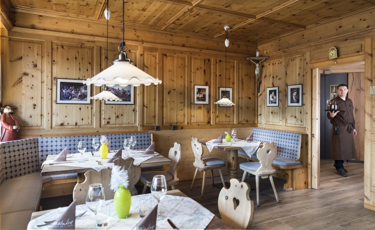 Roesslwirt Hotell Barbiano  Exteriör bild