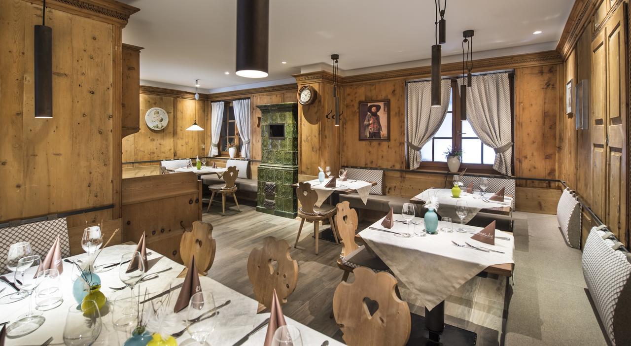 Roesslwirt Hotell Barbiano  Exteriör bild