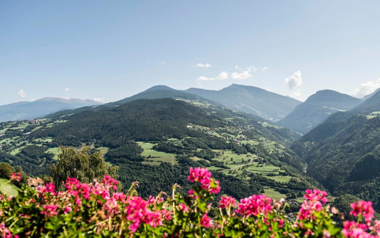 Roesslwirt Hotell Barbiano  Exteriör bild