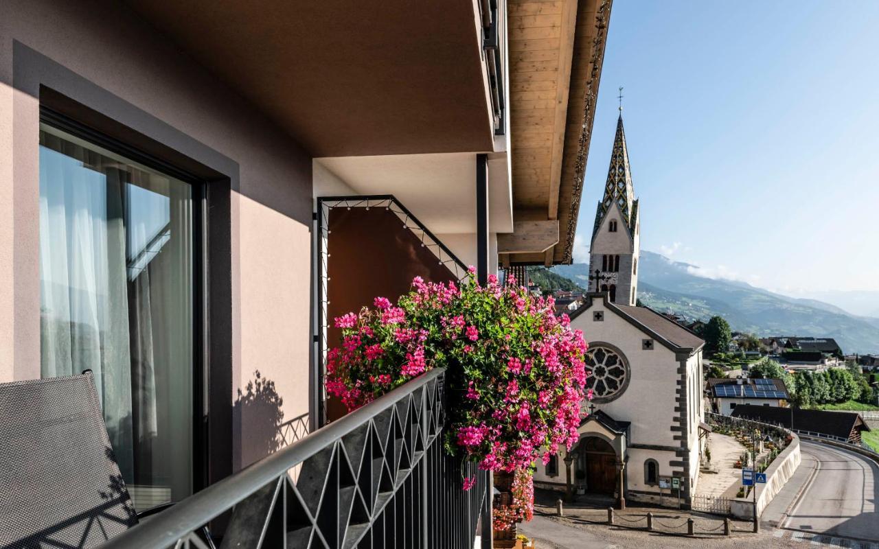 Roesslwirt Hotell Barbiano  Exteriör bild