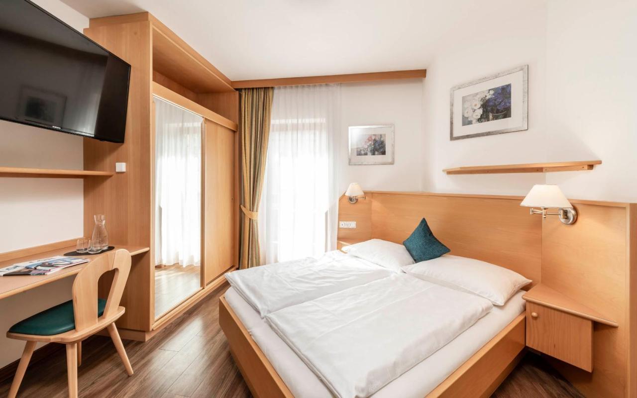 Roesslwirt Hotell Barbiano  Exteriör bild